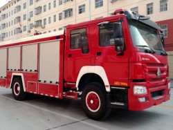 Пожарная машина топливозаправщика пены ХОВО 4С2